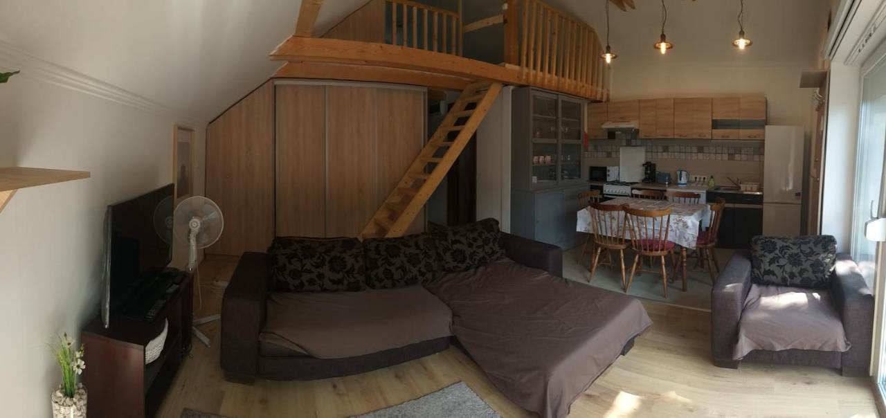 Toelgyerdo Apartman Kismaros Exterior foto
